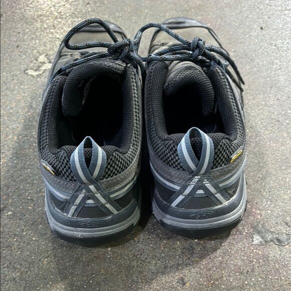 KEEN Men's Gray Hiking Shoes - Picture 3 of 6